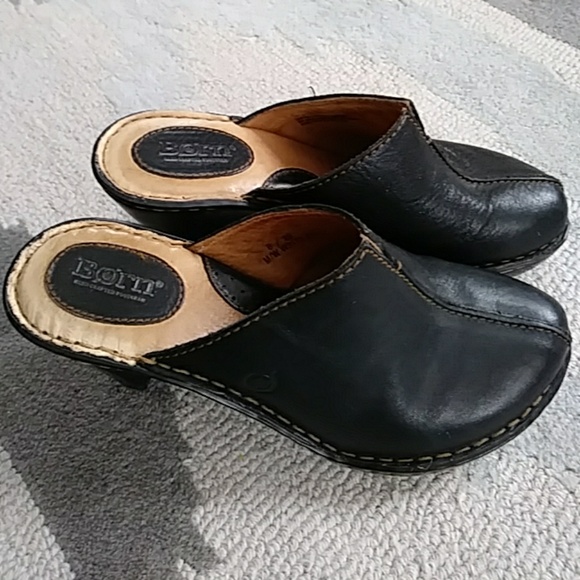 ladies black leather clogs